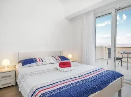 Helena Apartment